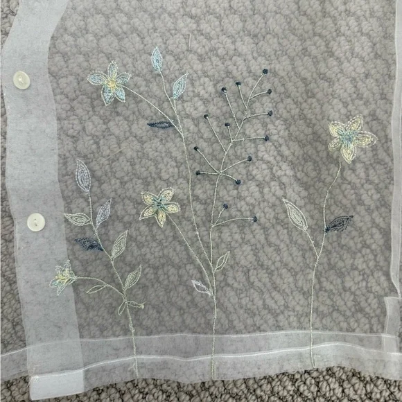 Sheer embroidered top - Picture 3 of 5